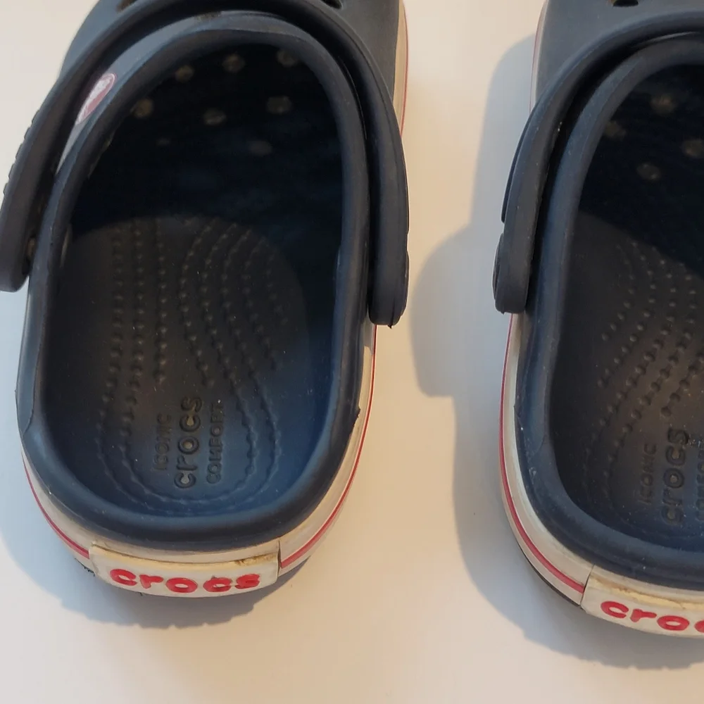 Crocs kids 6 Red white blue crocs kids slides shoes water shoes size 6 C6